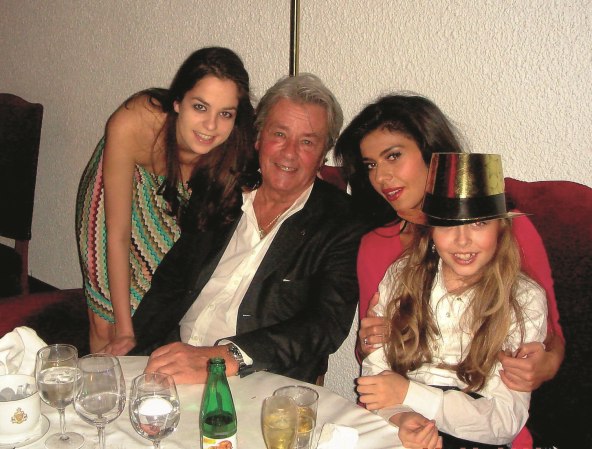 Alain Delon, Dolores Lambaša i Lana Radeljak