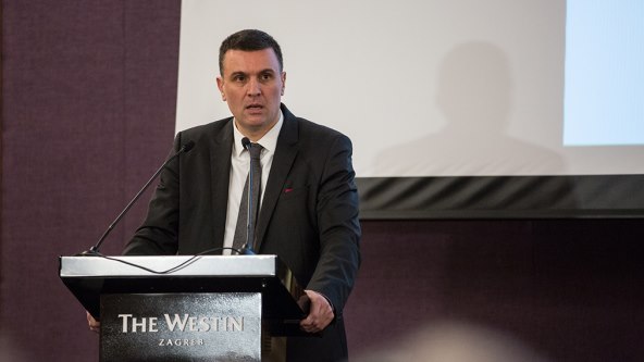 Predstavljena knjiga 'Vukovarska bolnica svjetionik u povijesnim olujama hrvatskoga istoka'