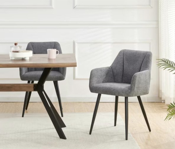 Blagavaonske stolice.jpg