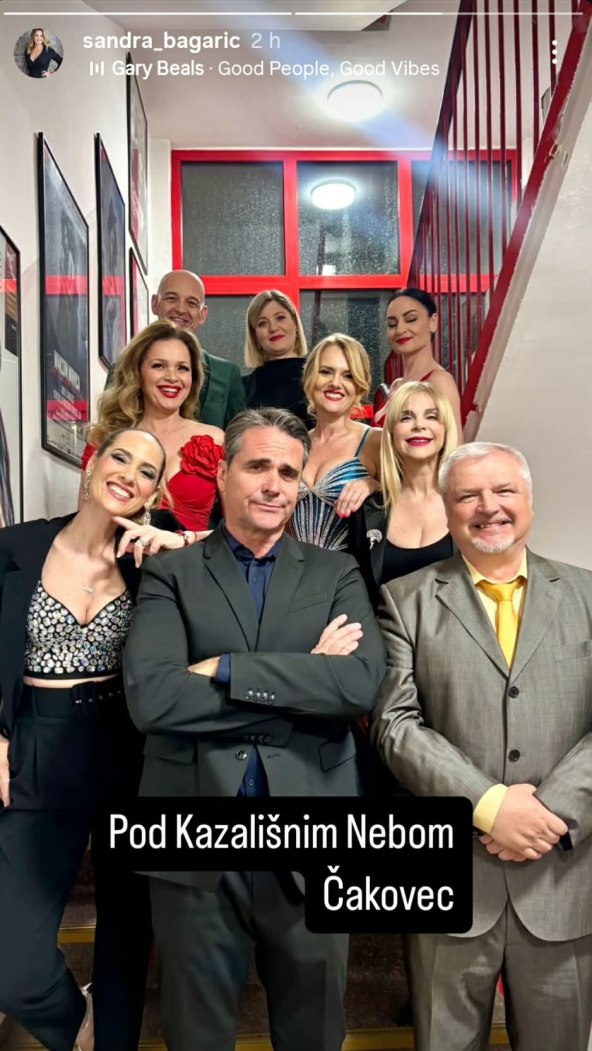 Đani Stipaničev s kolegama iz projekta 'Pod kazališnim nebom - songovi i stihovi'