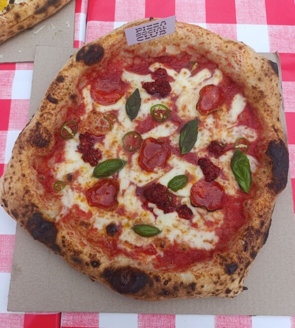 Pizza peperoni nduja