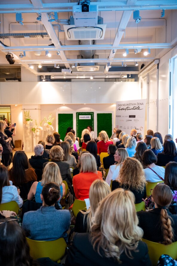 dan neuništivih žena_panel.jpg