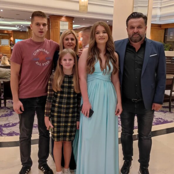 Andrija Jarak s obitelji