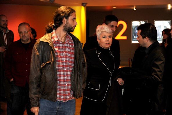 Dotjerana Jelena Popović Volarić na premijeri filma o Bondu