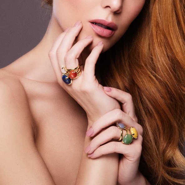 Kako ova voditeljica nosi 'it' nakit sezone s domaćim potpisom?