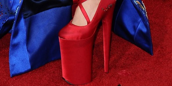 Nakon dodjele Grammyja pričalo se samo o ovim cipelama i ovoj ljepotici