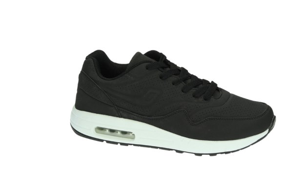 Provedimo dan rekreirajući se uz sportsku obuću iz Planet Obuće!