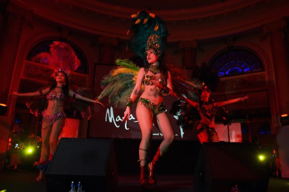 ZA PAMĆENJE Pola estrade tulumarilo na velikom slavlju Maje Šuput