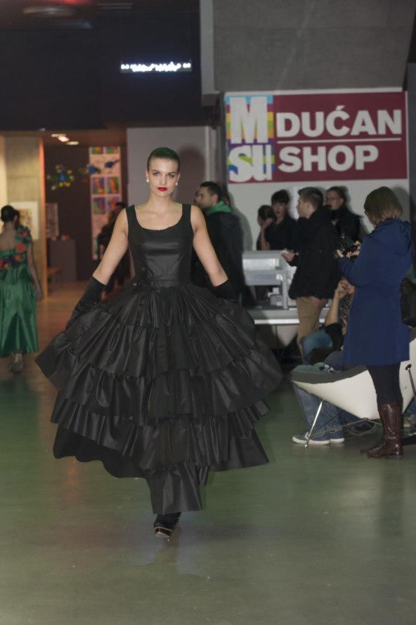 Kako se Jelena Perčin snašla u ulozi modela? 