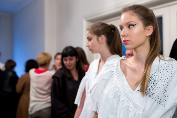 Zavirili smo u backstage prije revije studija I-GLE i doznali sve pikanetrije