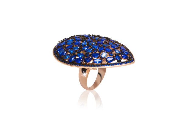 Otkrijte svevremensku eleganciju minimalistički dizajniranog nakita