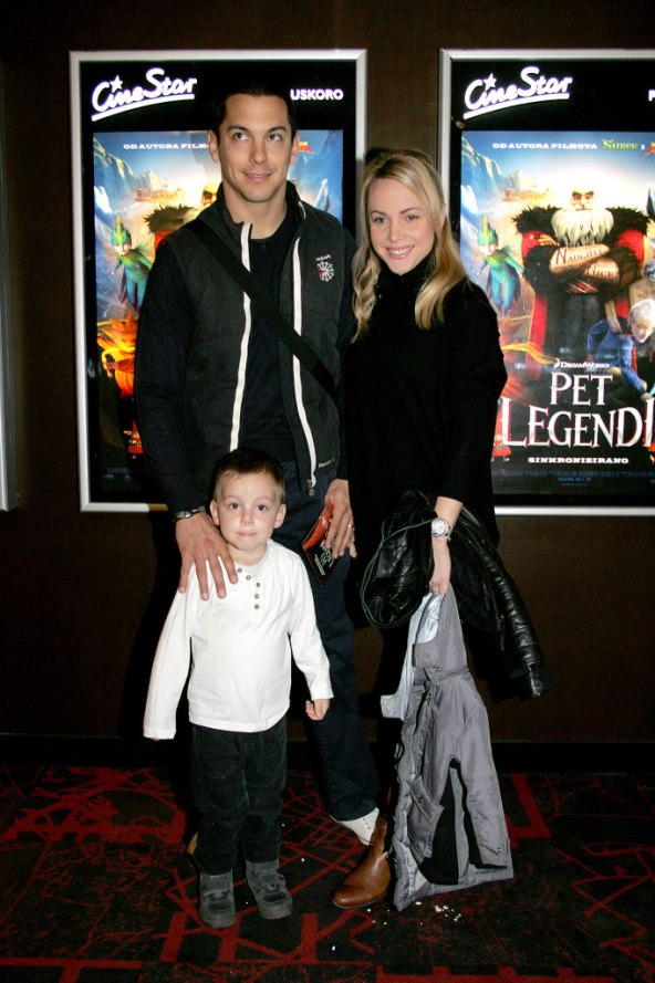 Jutro nakon plesa Saša Lozar s kćerkicom Evom proveo u kinu 