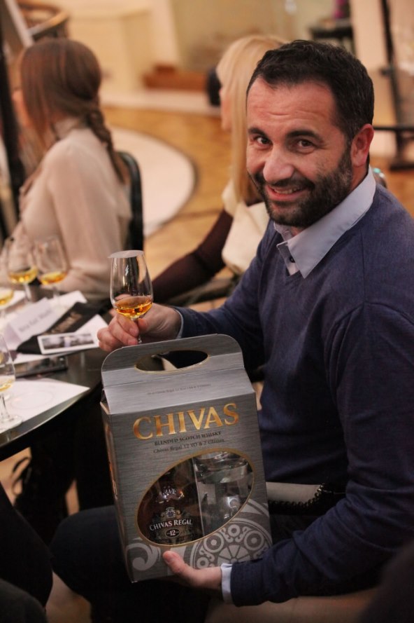 Glumci s povezom na očima prepoznavali okuse i mirise viskija 