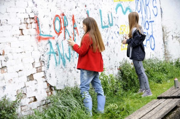 Converse Clash Wall: Kreativnošću protiv dosade!