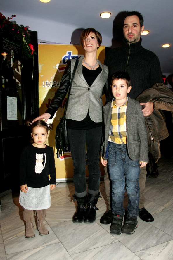 Klinci poznatih glumaca uživali u predstavi 'Djevojčica sa žigicama'  