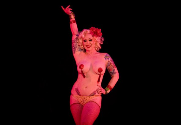 Krcati SC glasno bodrio američke burleskne zvijezde