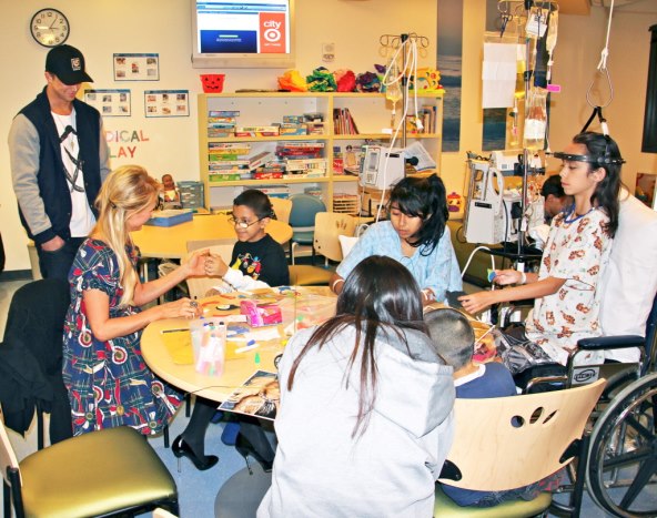 Paris Hilton kao humanitarka