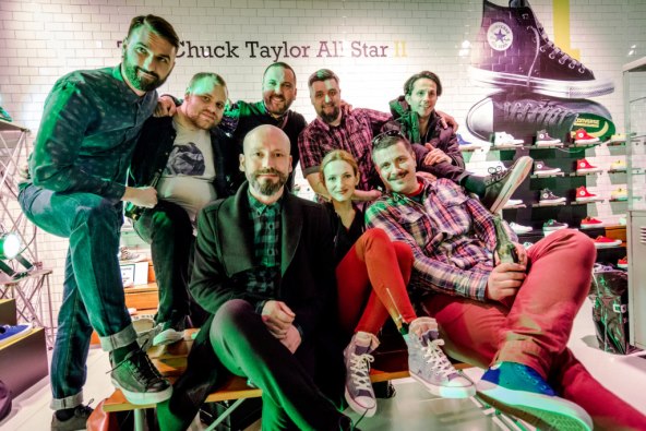 Brojni poznati pohrlili po omiljene tenisice