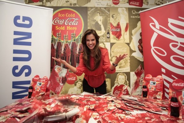 Lijepa voditeljica Korana Gvozdić izvukla sretne dobitnike vrijednih nagrada marke Samsung