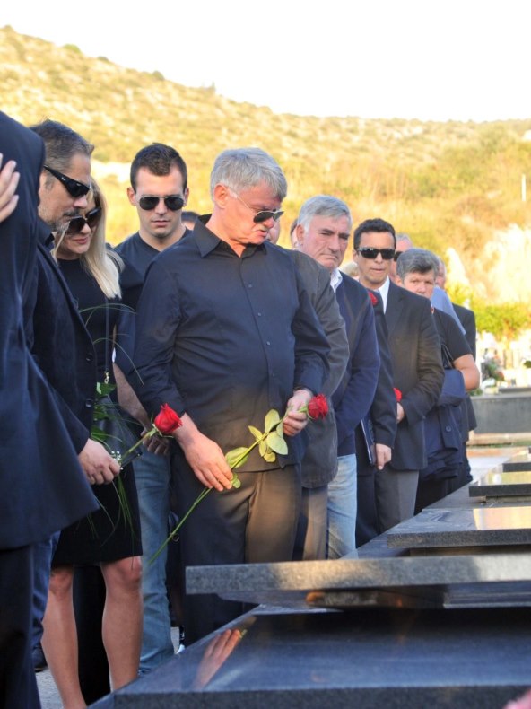 Ivo Gregurević na sprovodu Dolores Lambaše