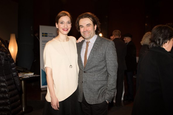 Bijela čipka odlično stoji Barbari Noli