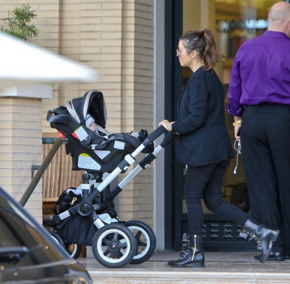 Čizmice s potpisom u koje se kune Kourtney Kardashian 