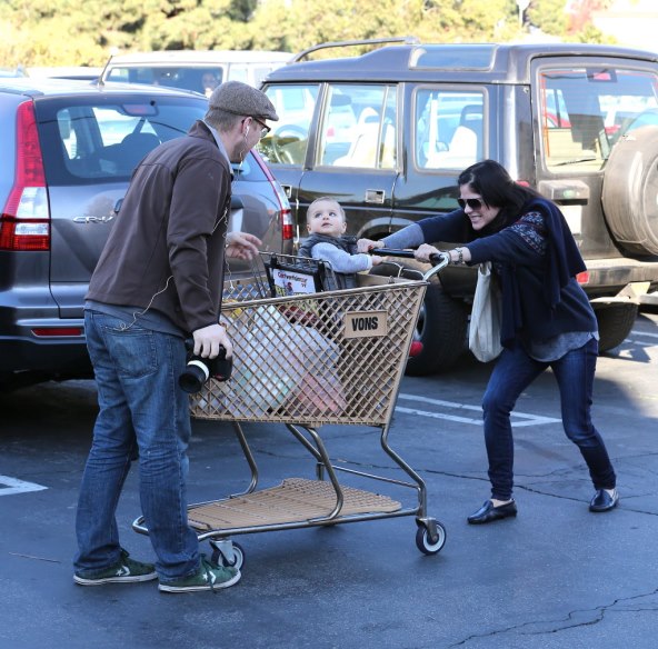 Ljutita Selma Blair nasrnula na paparazza