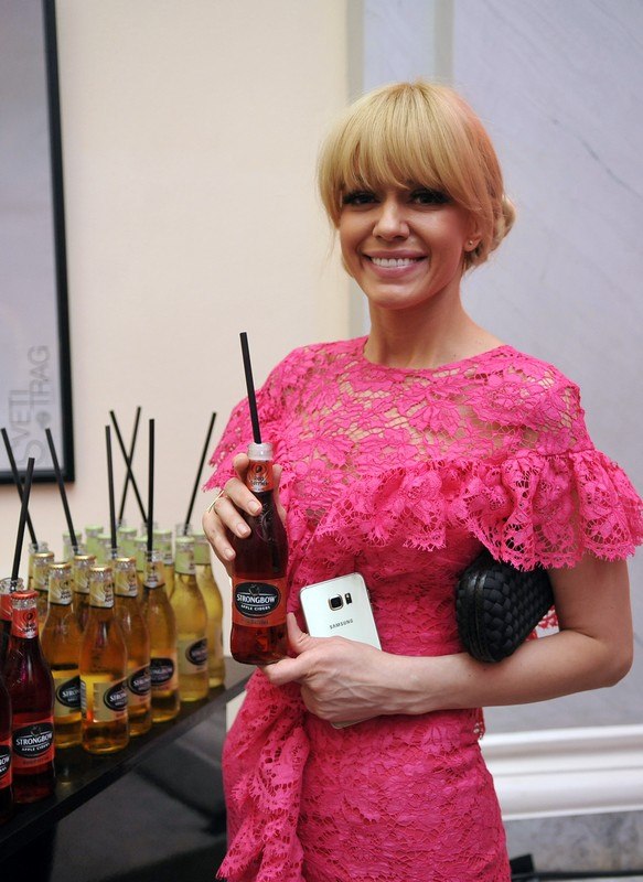 Ovako to izgleda kad Cosmo djevojke slave dugo u noć!