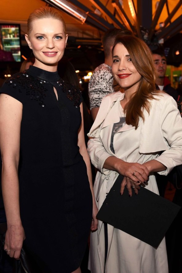 PRILIKA ZA POKAZIVANJE Koja je domaća ljepotica sinoć isfurala najbolji styling?