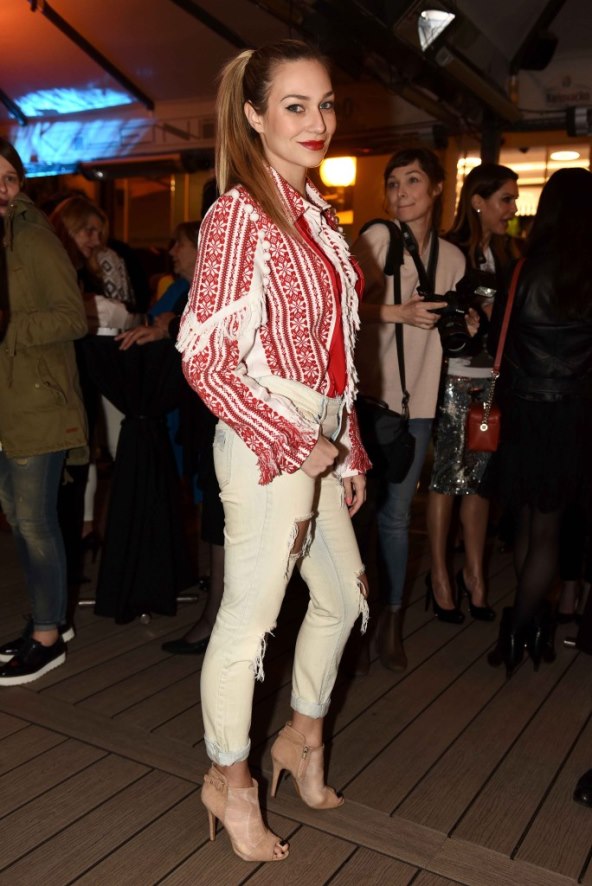 PRILIKA ZA POKAZIVANJE Koja je domaća ljepotica sinoć isfurala najbolji styling?