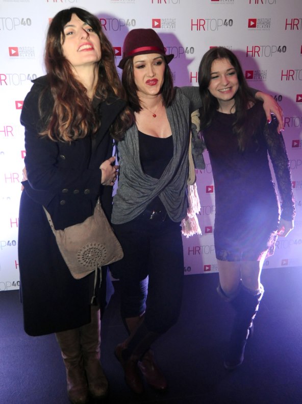 Severina blistala u narančastoj haljini 