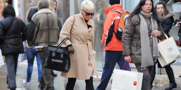 Koja dama bolje nosi kultnu Celine 'Boston' torbu?