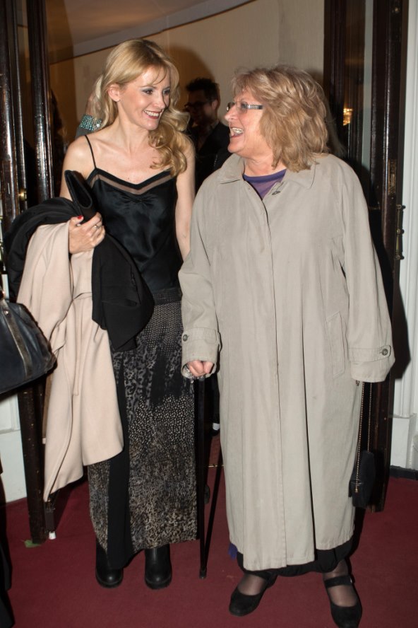 Zdravica i zagrljaji nakon odlične premijere