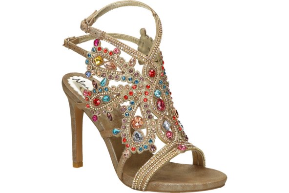 Top sandale u kojima ćete izgledati odvažno ovoga ljeta