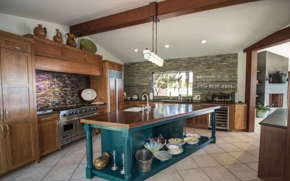 Raj na zemlji: Zavirite u raskošnu vilu nestašne holivudske zvijezde