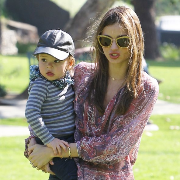 Pospani Mirandin sin Flynn 