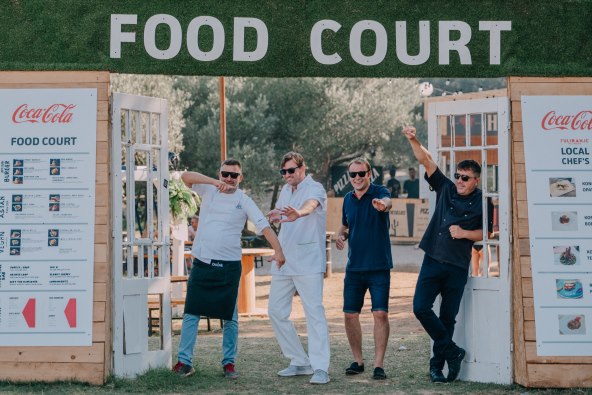 Fuliranje na moru pliva velikim zamasima u The Garden Resortu u Tisnom