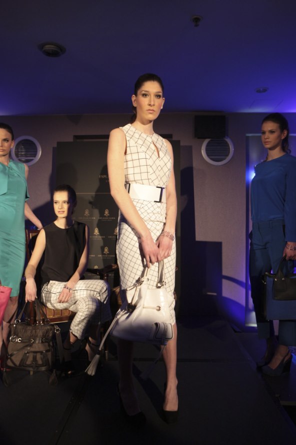 Poznate voditeljice nisu mogle odoljeti novoj 'it' torbici 