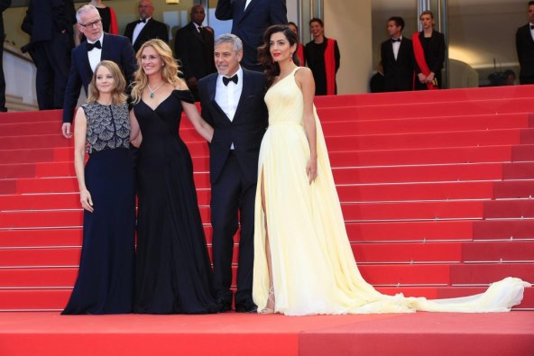 CANNES Amal Clooney haljinom sve bacila u drugi plan, George nije skidao ruke s nje