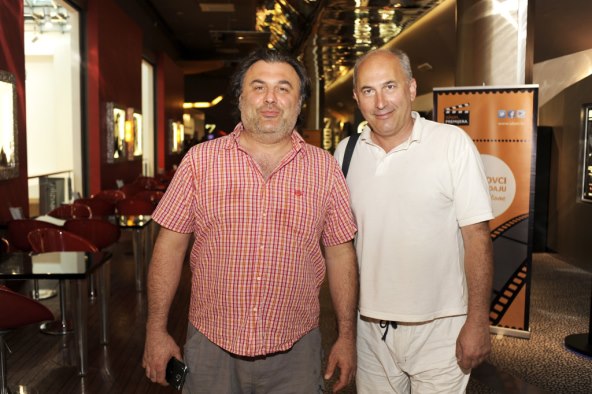 Tko je sve došao na premijeru filma  "Pjesma koja ljubav znači"? 