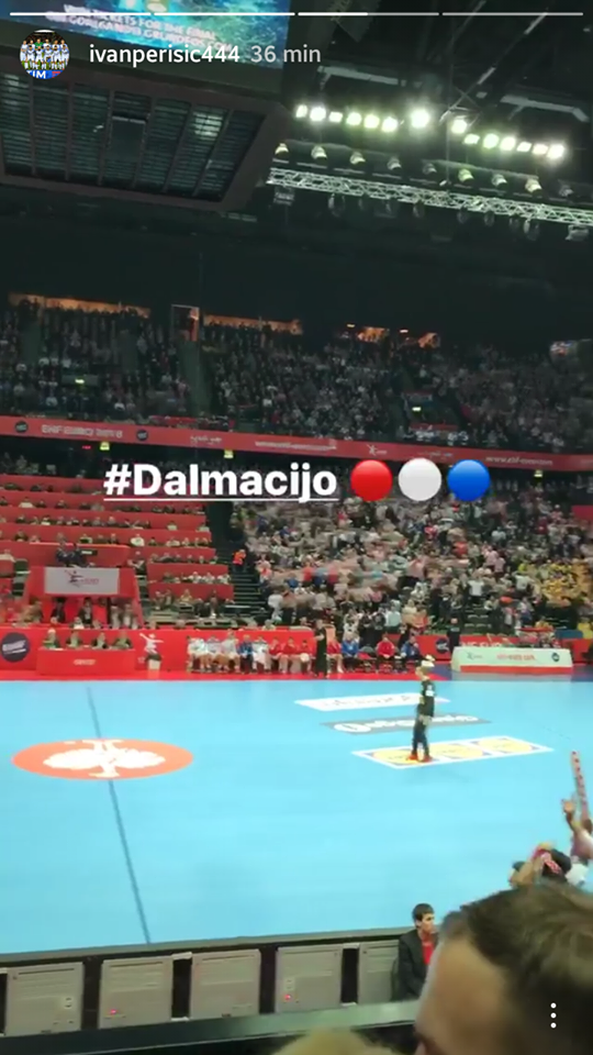 PODRŠKA KAUBOJIMA Ni domaće zvijezde nisu mogle odoljeti navijačkom ludilu