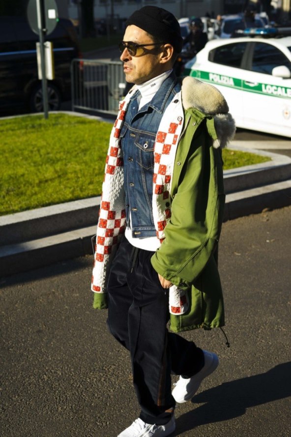 Ekscentrična muška moda na ulicama Milana