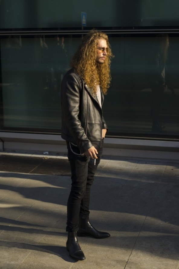 Ekscentrična muška moda na ulicama Milana