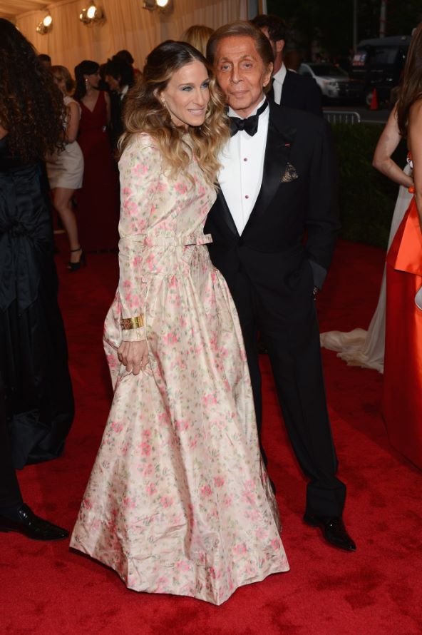 Sarah Jessica Parker i Valentino Garavani .jpeg