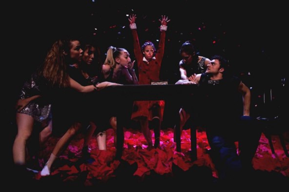 Zimi je najljepše zavući se u... TEATAR