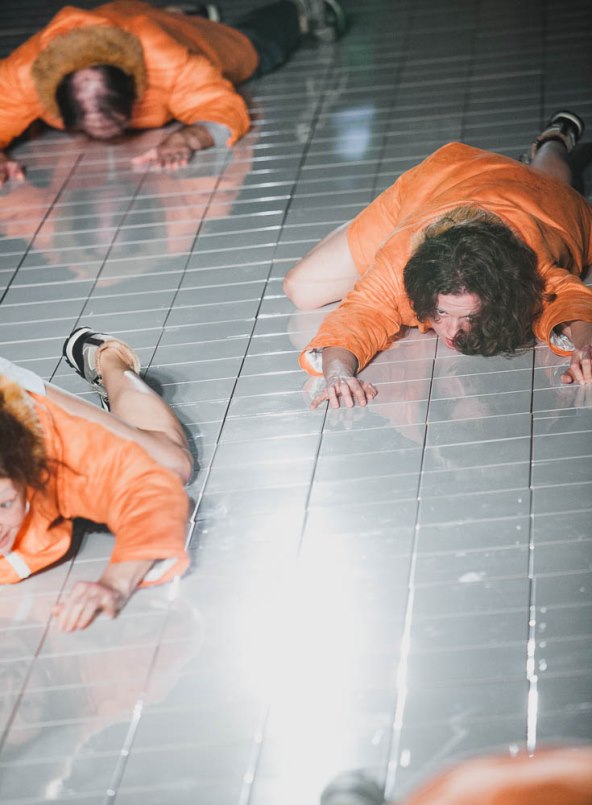 Zimi je najljepše zavući se u... TEATAR