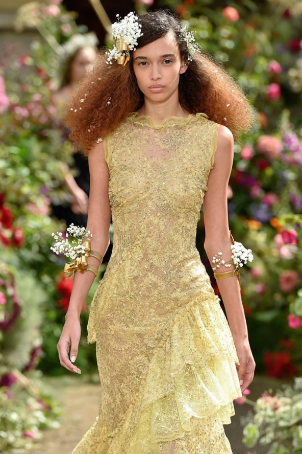 Krune od cvijeća za bajkoviti ulazak na couture scenu