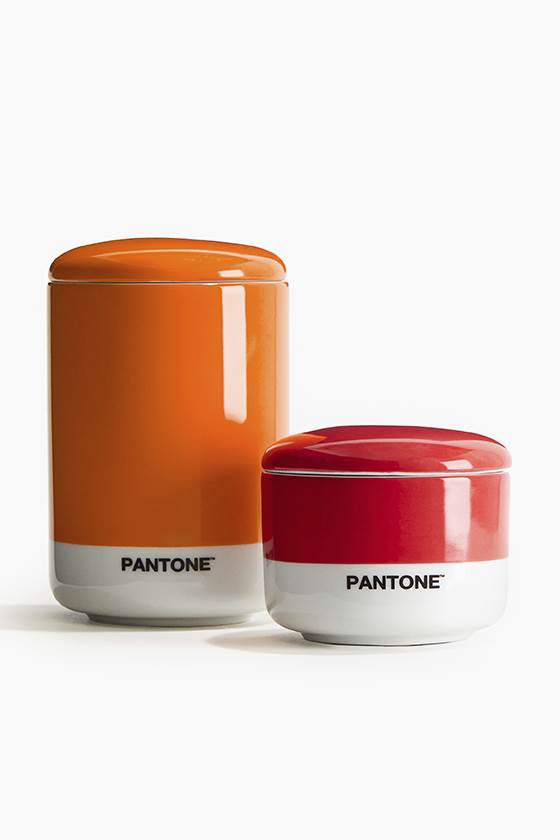 Odlična nova HM Home x Pantone kolekcija tanjura, zdjela i čaša