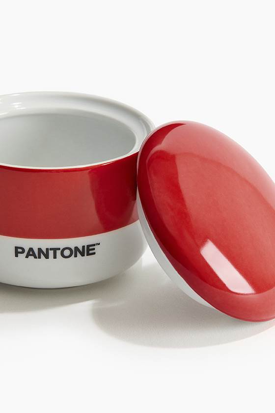 Odlična nova HM Home x Pantone kolekcija tanjura, zdjela i čaša