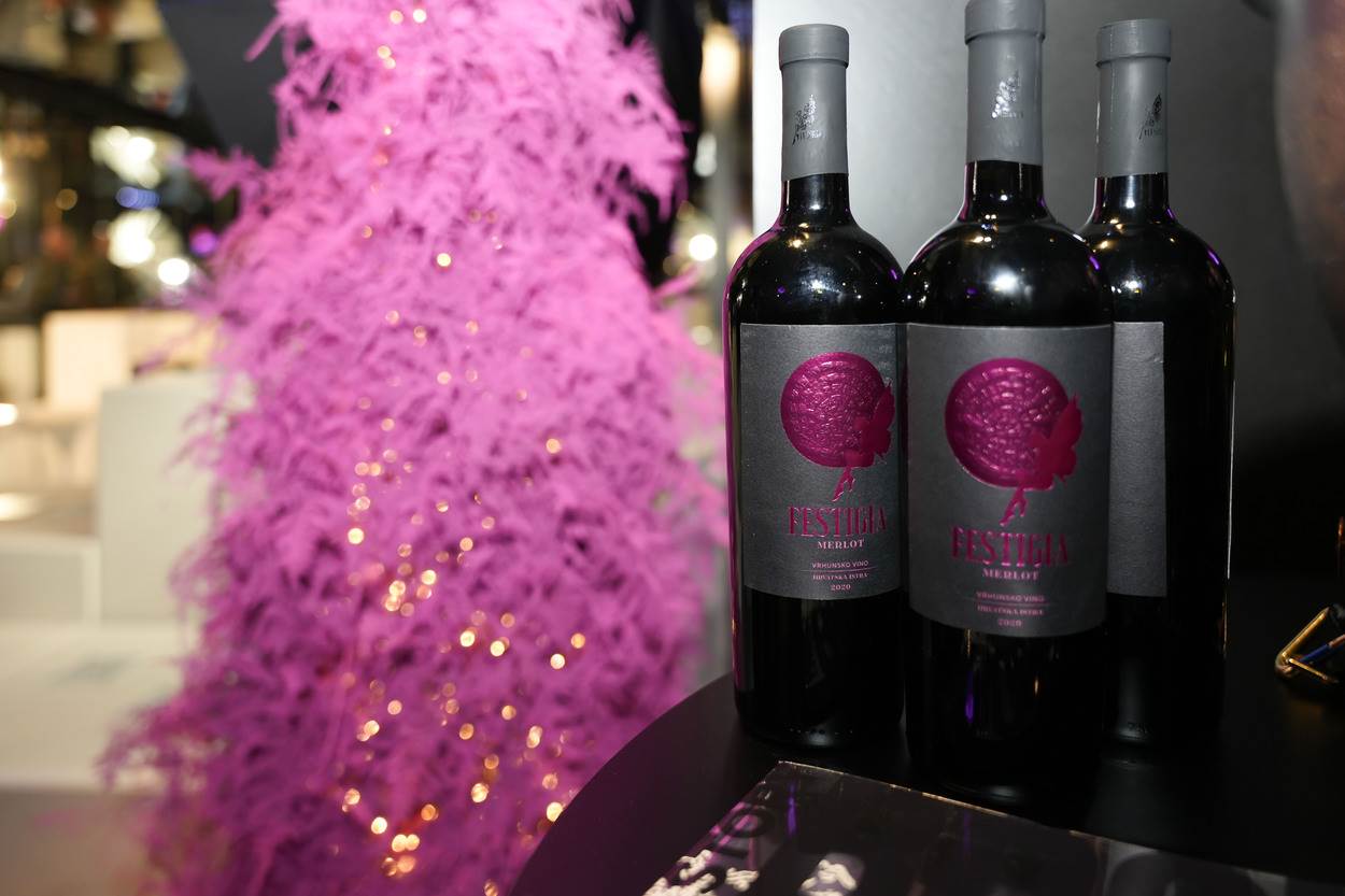 Atmosfera na Storybook partyju u Zonaru